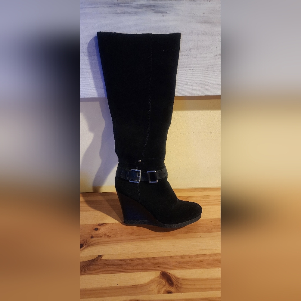 MUST GO!! Women's Black Suede Boots